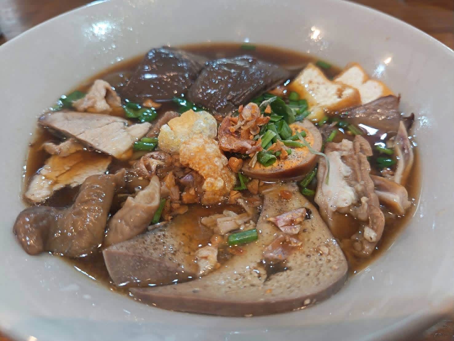 ก๋วยจั๊บน้ำข้นโบราณพิเศษ